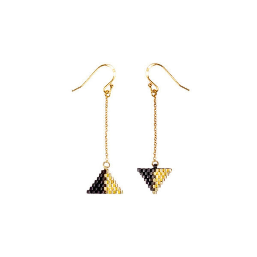 Eden Be Light Beaded Ethical Gold Earrings

Handcrafted with black glass beads and 18K gold-plated stainless steel, these ethical earrings support women rebuilding their lives through Eden’s programs.
