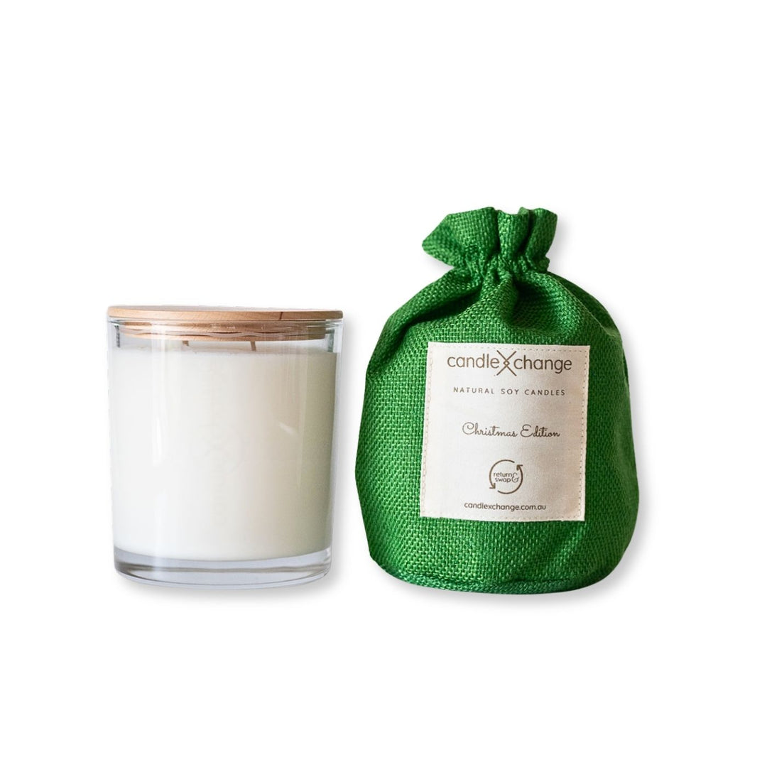 Beachside Christmas 400g Soy Candle. Coastal festive scent with peppermint, orange, musk, cedarleaf, amber and coconut. Clean burn with pure soy wax and cotton wicks.